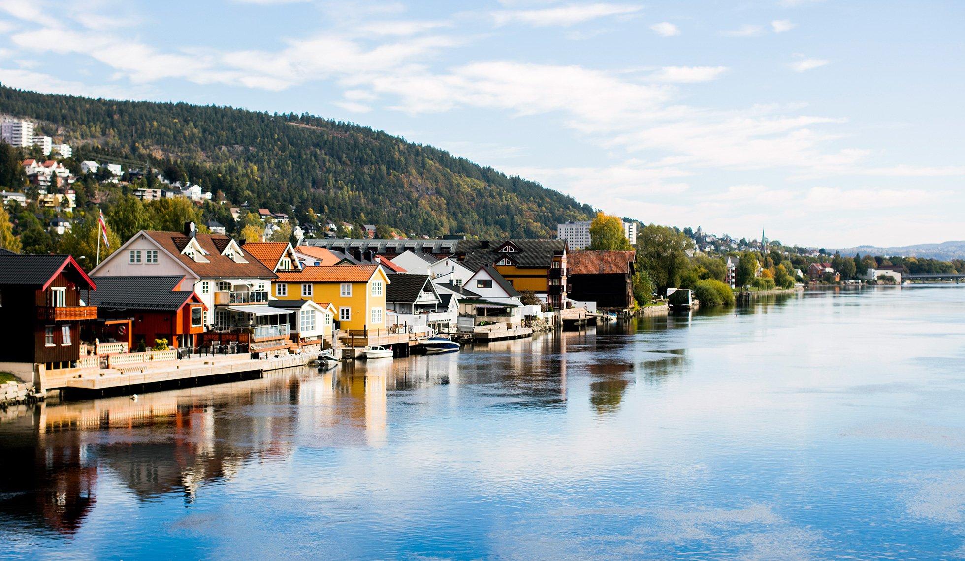 Oversiktbilde av Drammenselva ved Åssiden