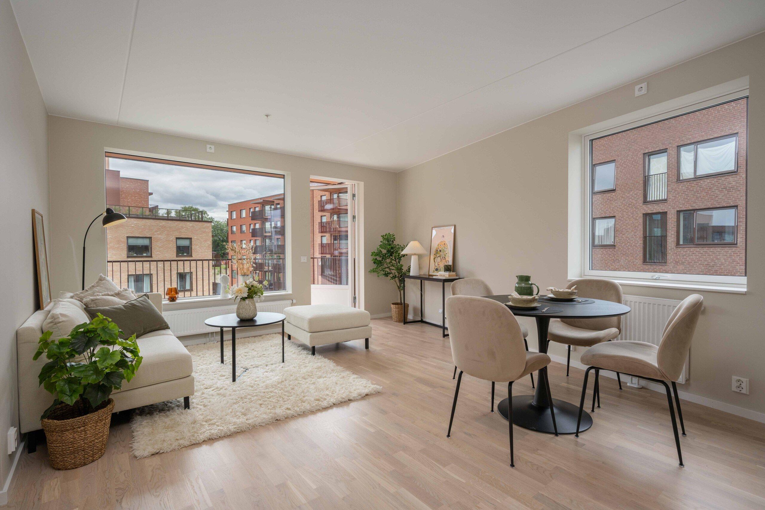 Bildet er fra en tilsvarende leilighet i etasjen over, og innredningen vil være forskjellig. Innredningen i denne leiligheten er konsept 2 og oversikten ligger vedlagt.