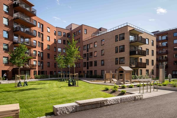 En sosial bakgård for store og små