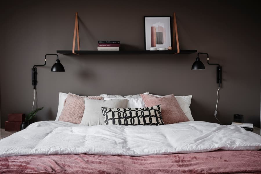 Inredning sovrum rosa och grått